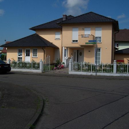 Gastehaus Tante Tienchen: Europa Park Suites with Balconies Rust Exterior photo