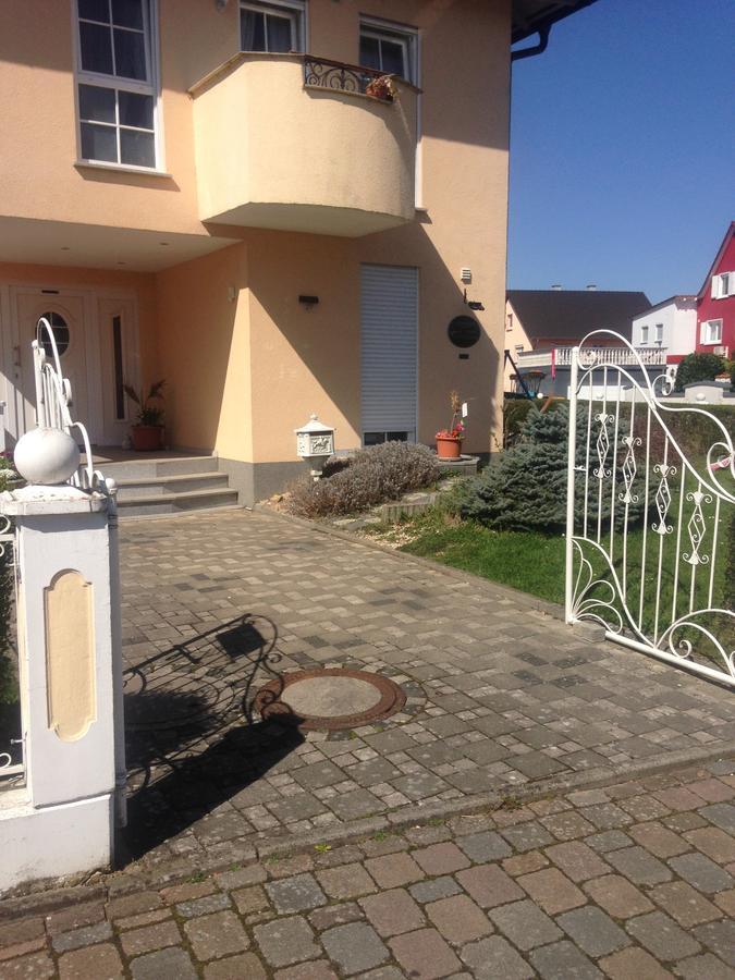 Gastehaus Tante Tienchen: Europa Park Suites with Balconies Rust Exterior photo